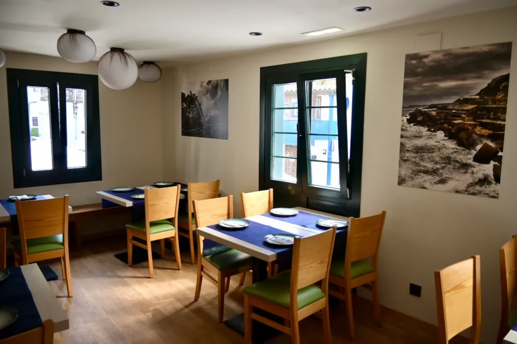 Comedor del Restaurante La Paloma en Cudillero/Cuideiru